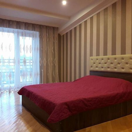 Big Flat In Batumi Apartman Kültér fotó