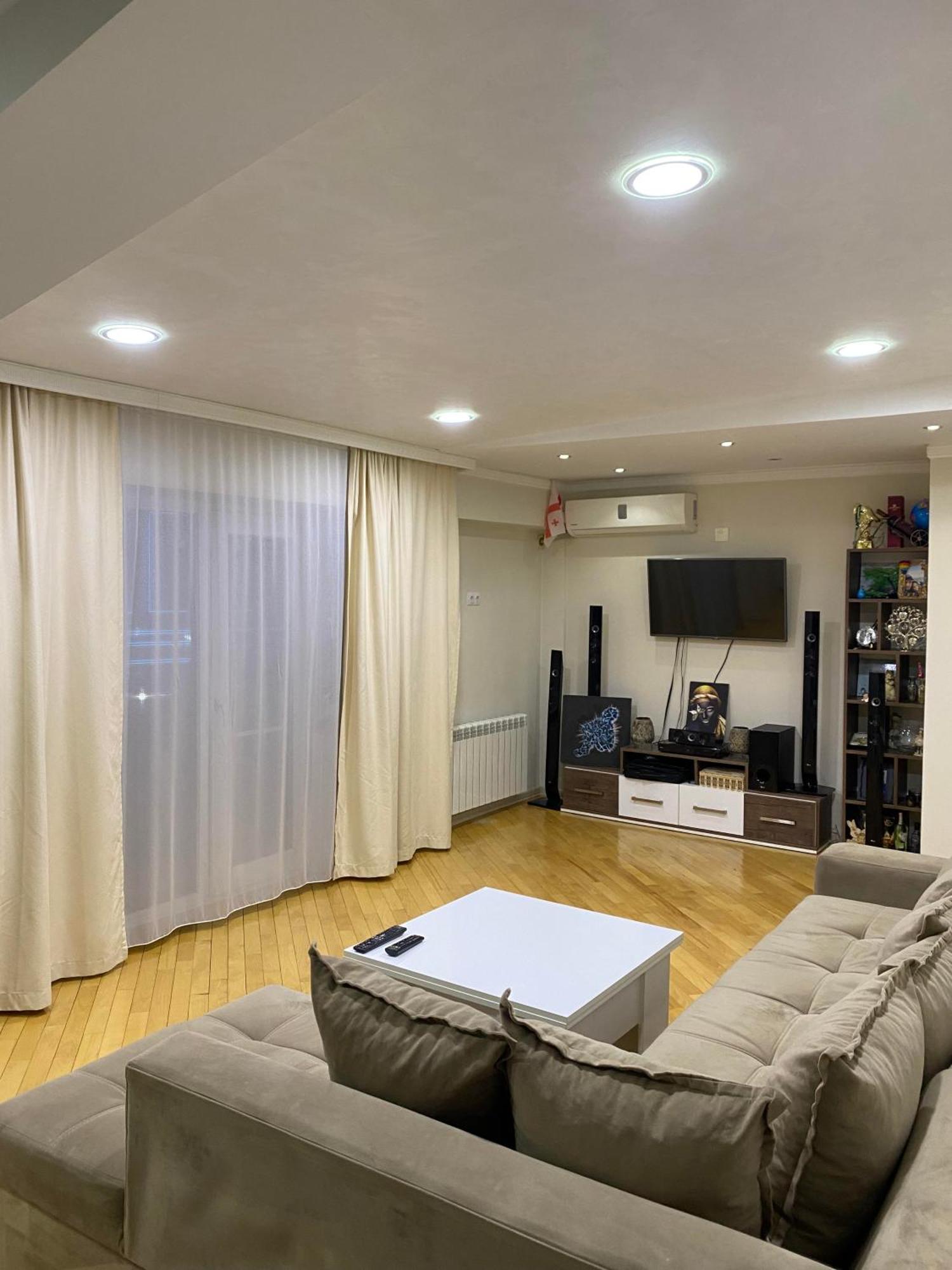 Big Flat In Batumi Apartman Kültér fotó