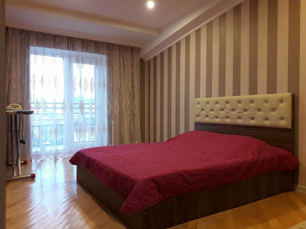 Big Flat In Batumi Apartman Kültér fotó